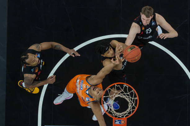 内线防守和 内线防守和